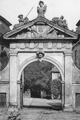 Schlo&szlig;tor